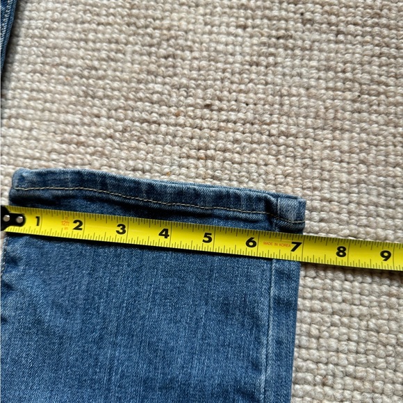 Levi’s Demi Curve Classic jeans for women.  Size 30, slim leg. - Picture 12 of 13